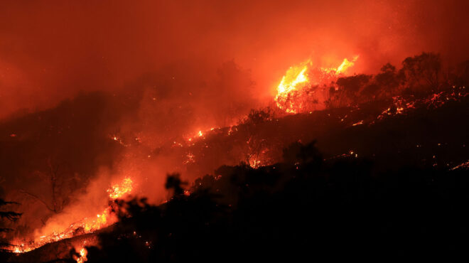 πύρινος-εφιάλτης-στο-λος-αντζελες-α-563312077