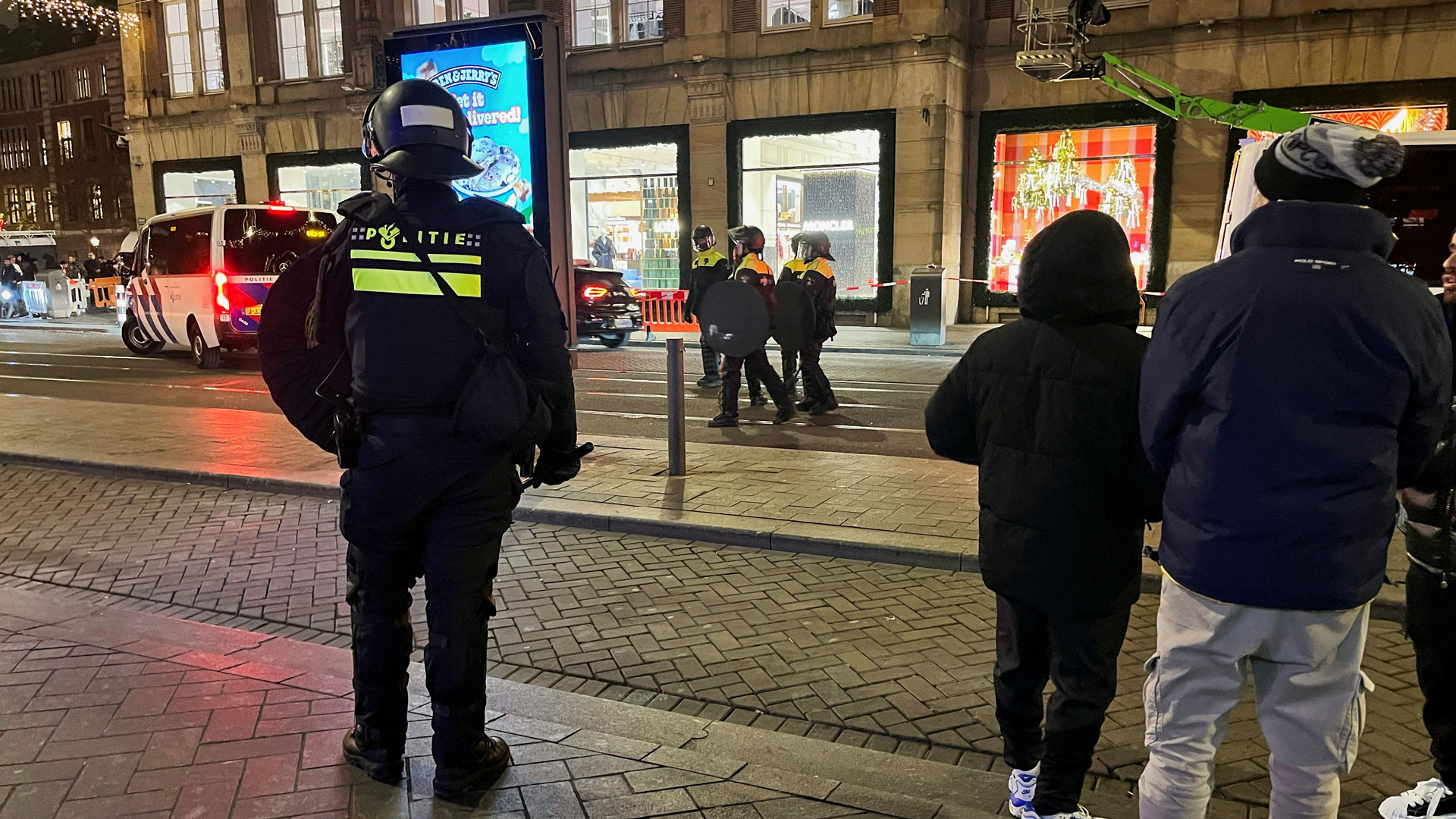 Επέστρεψαν στο Τελ Αβίβ οι πρώτοι Ισραηλινοί – «Αισθάνομαι ντροπή» δήλωσε ο Ολλανδός πρωθυπουργός-3