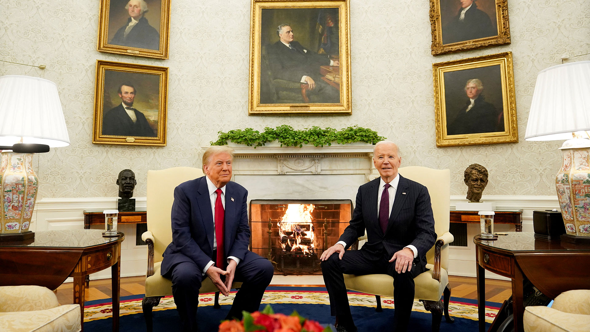 Ο Τζο Μπάιντεν υποδέχθηκε τον Ντόναλντ Τραμπ στον Λευκό Οίκο-1