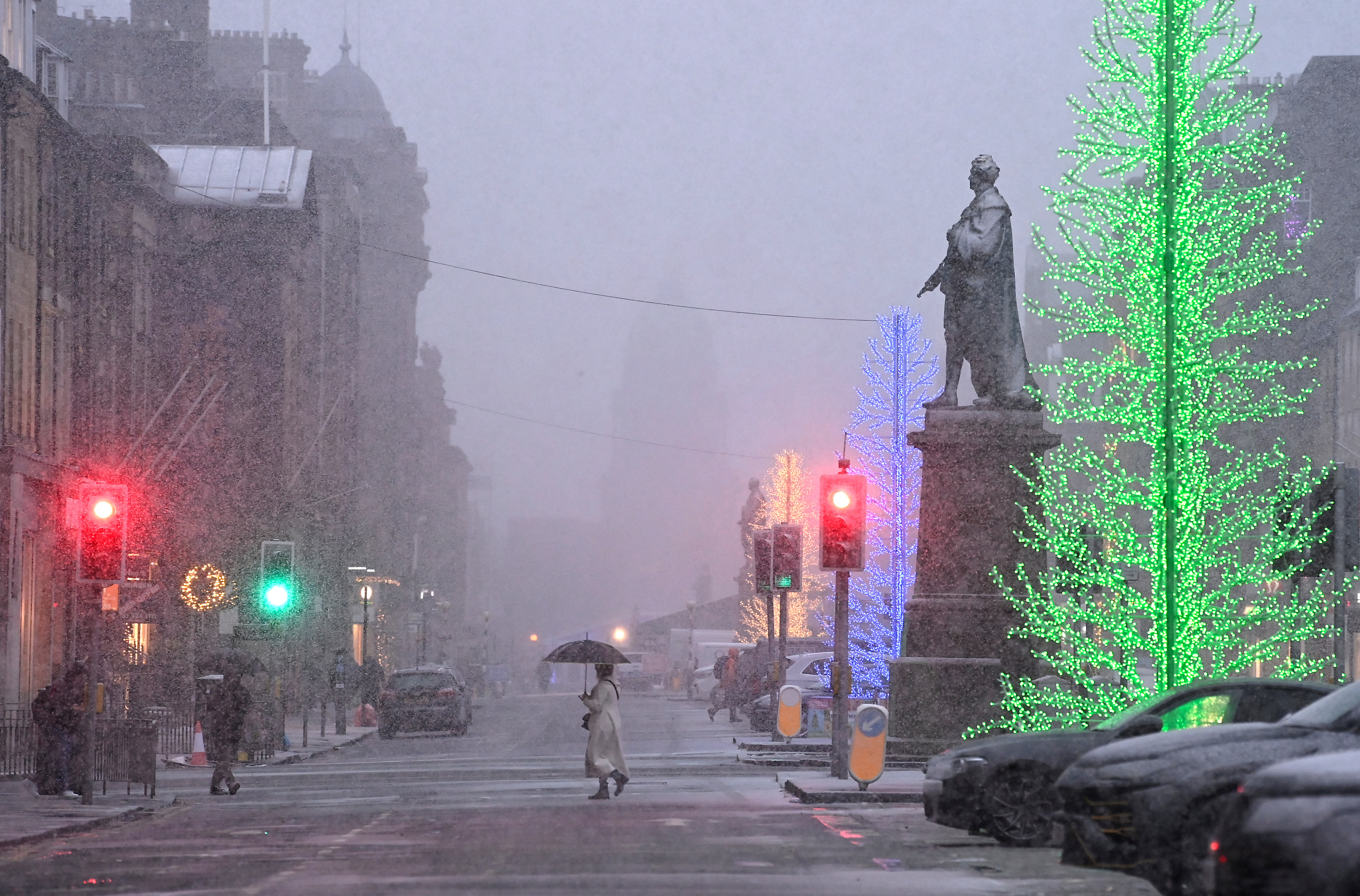 Η καταιγίδα Μπερτ σαρώνει τη Βρετανία – Ενας νεκρός, «τα χειρότερα δεν έχουν έρθει ακόμα»-1