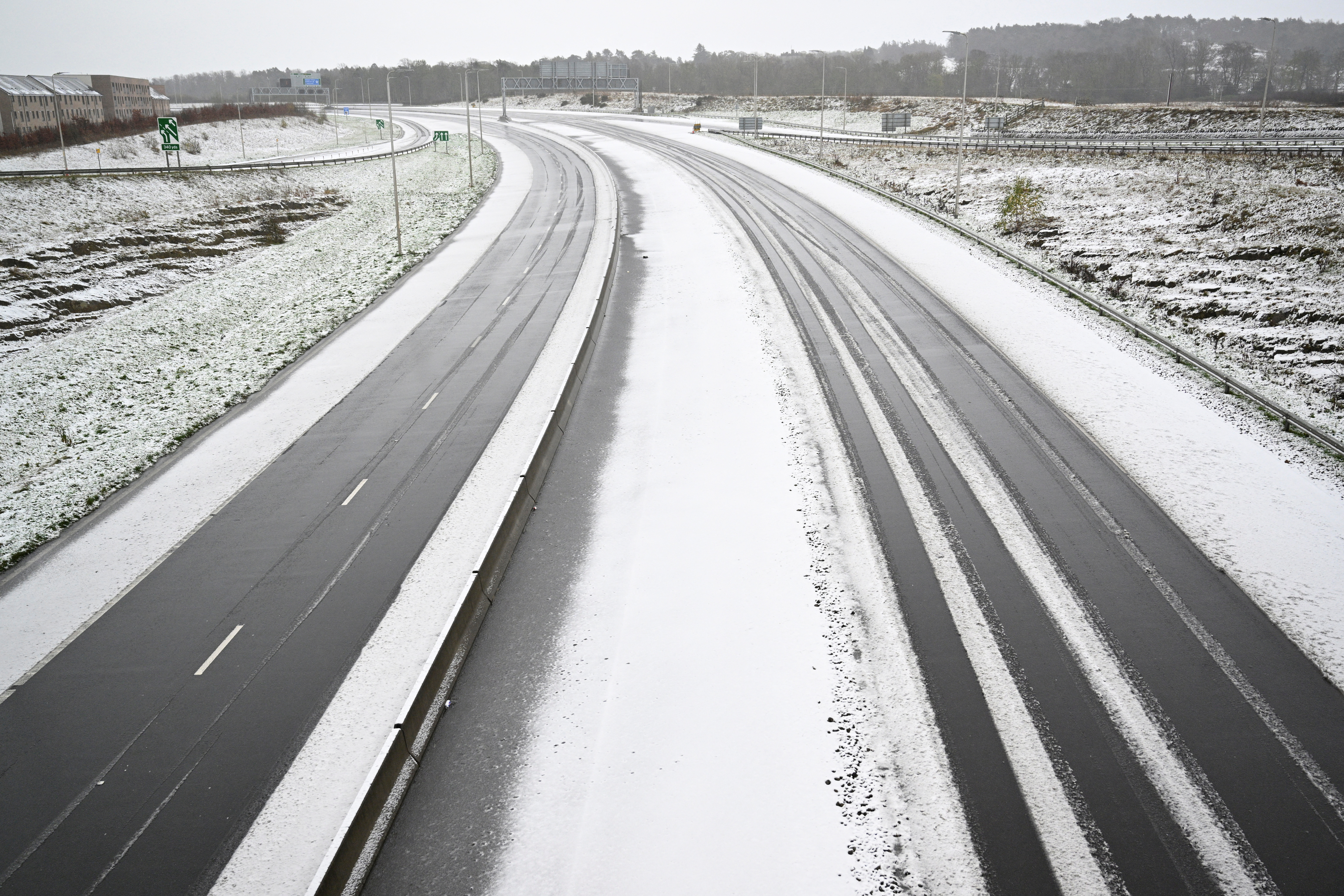 Η καταιγίδα Μπερτ σαρώνει τη Βρετανία – Ενας νεκρός, «τα χειρότερα δεν έχουν έρθει ακόμα»-2