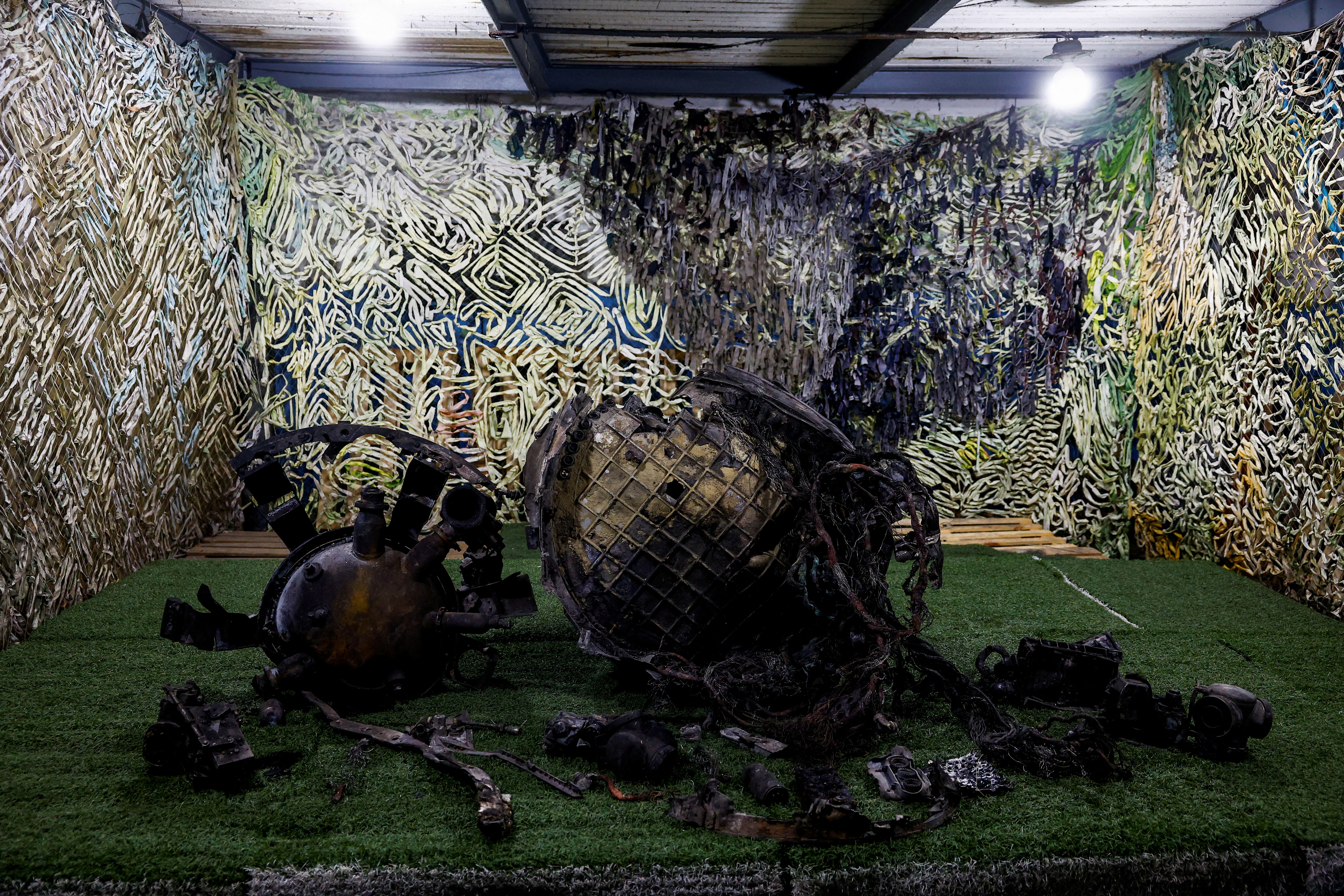 Η Ουκρανία παρουσίασε θραύσματα του ρωσικού πυραύλου Oreshnik-1