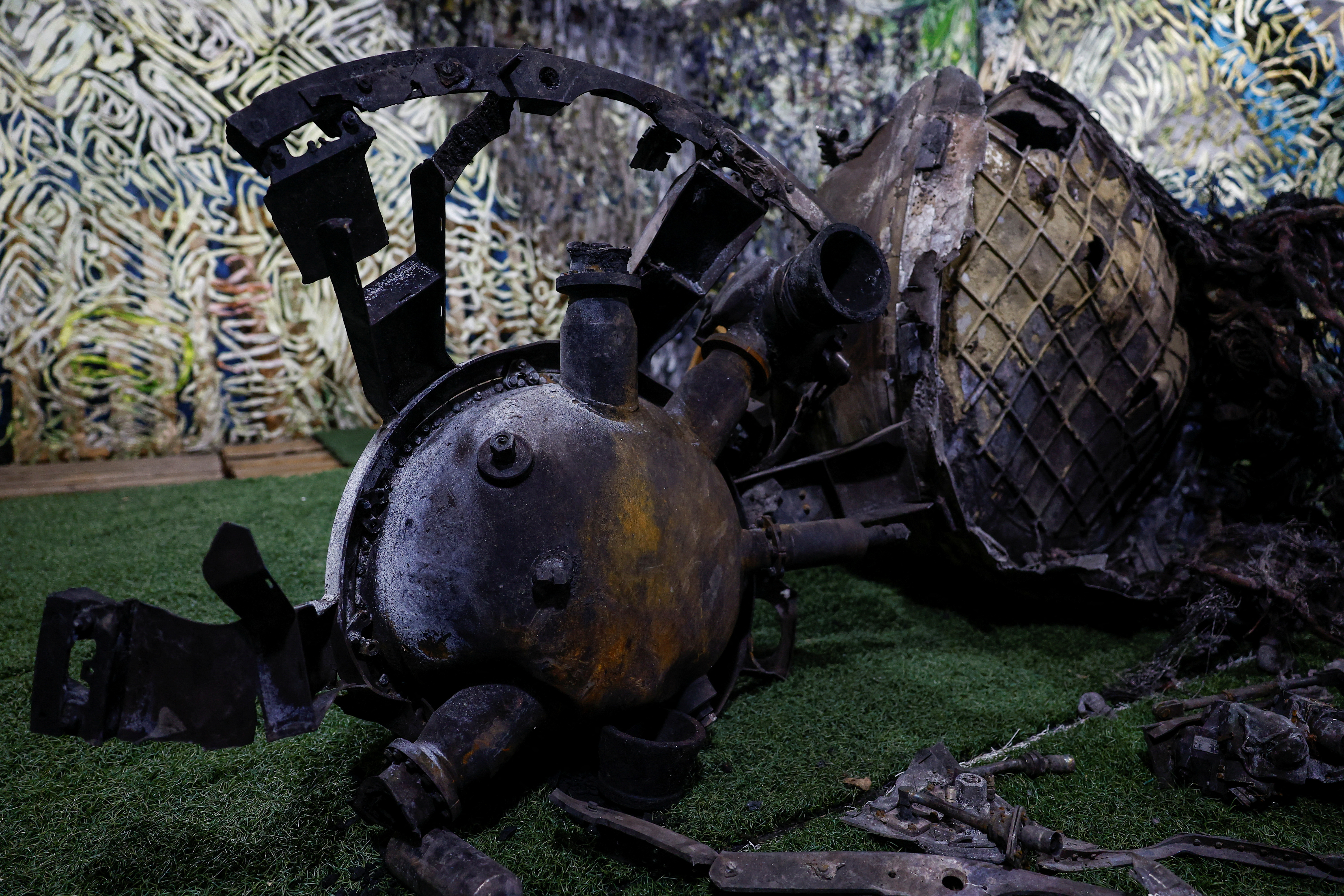 Η Ουκρανία παρουσίασε θραύσματα του ρωσικού πυραύλου Oreshnik-2