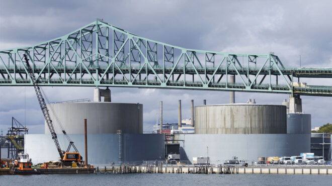 αμερικανός-επενδυτής-ενδιαφέρεται-ν-563333098