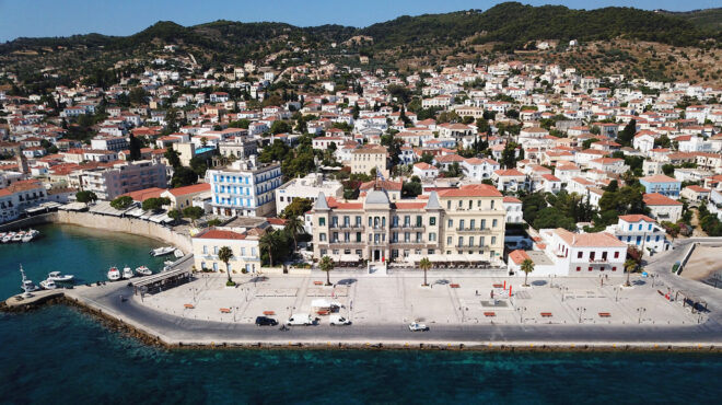 κτηματολόγιο-η-κομπίνα-με-τα-550-000-τ-μ-στον-563337703