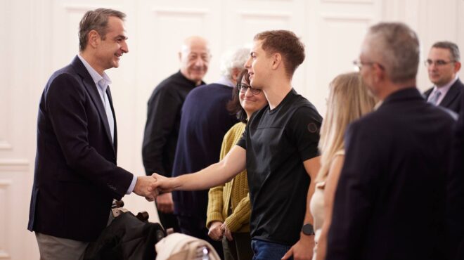 αμπελόκηποι-το-δημόσιο-αναλαμβάνει-τ-563335342