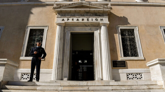 προσφυγές-στο-στε-για-τα-ιδιωτικά-πανε-563331106