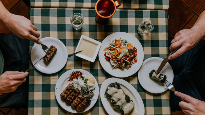 η-θεσσαλονίκη-του-μεζέ-12-συνταγές-από-μ-563321359