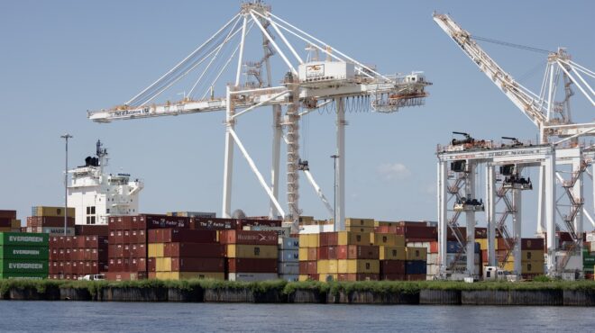 εμπορικός-πόλεμος-οι-επιχειρήσεις-στ-563342443