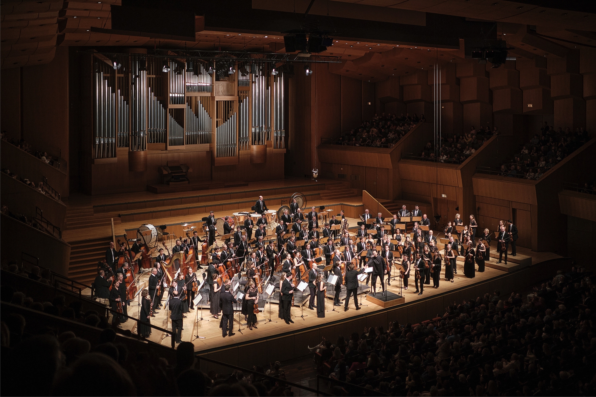 Διευθύνοντας τις νότες της μουσικής, του θορύβου και της σιωπής-1