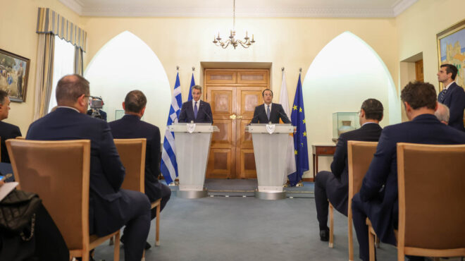 χριστοδουλίδης-συζητήσεις-σε-τρία-ε-563342947