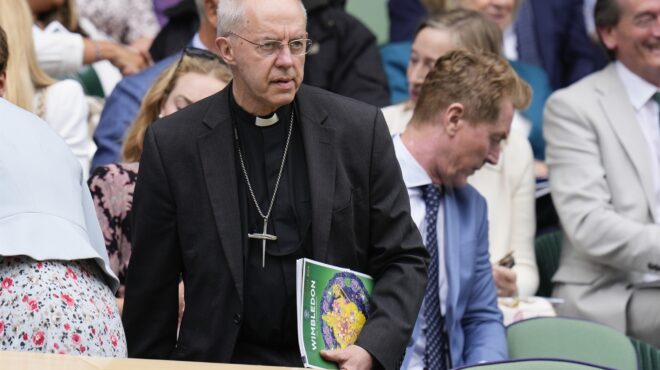 ανίερο-σκάνδαλο-563349421