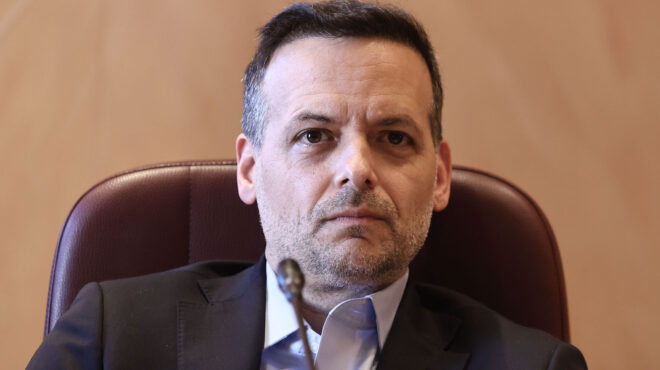 το-πρώιμο-γαϊτανάκι-των-συνεργασιών-563331871