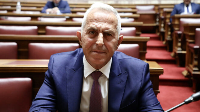 συριζα-αποχώρησε-και-ο-βουλευτής-ευάγ-563345977