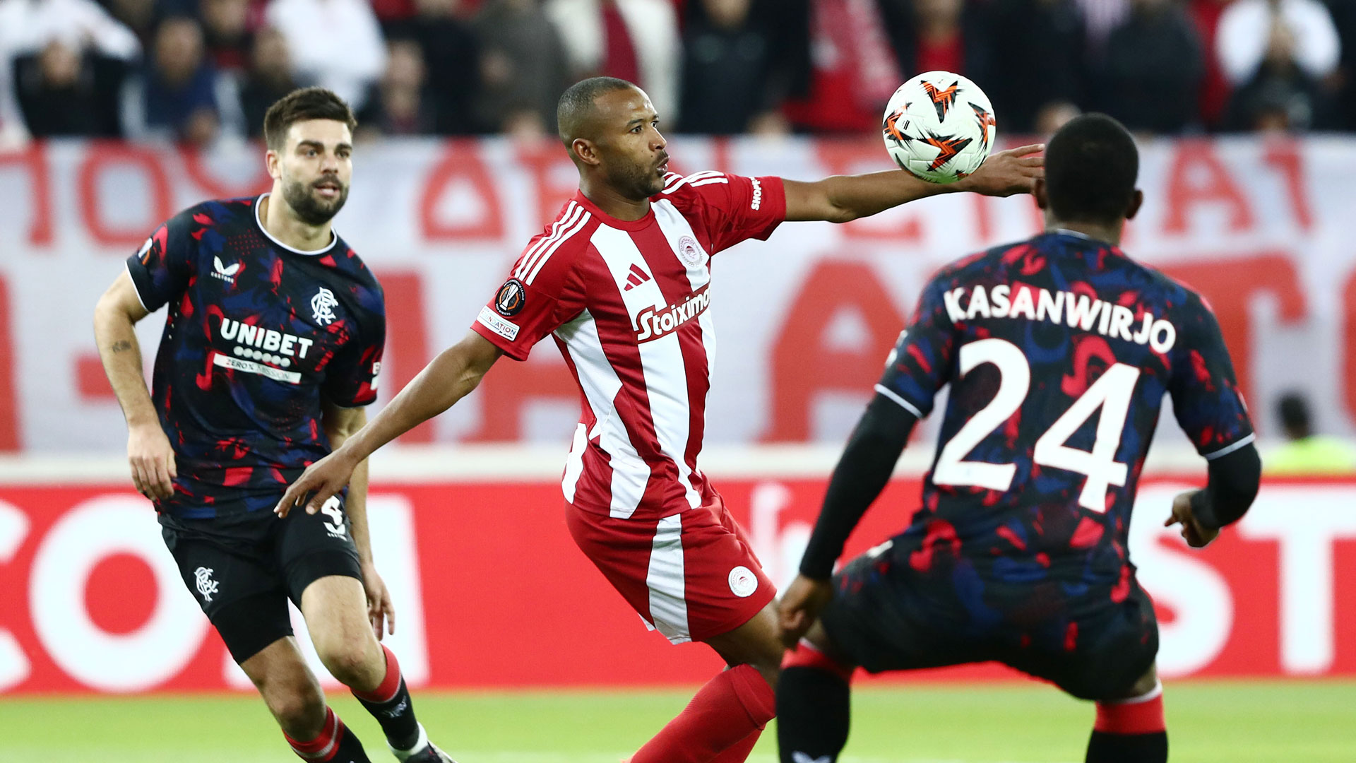 Ολυμπιακός: «Πέταξε» βαθμούς με τη Ρέιντζερς, 1-1 στο «Γ. Καραϊσκάκης»-1