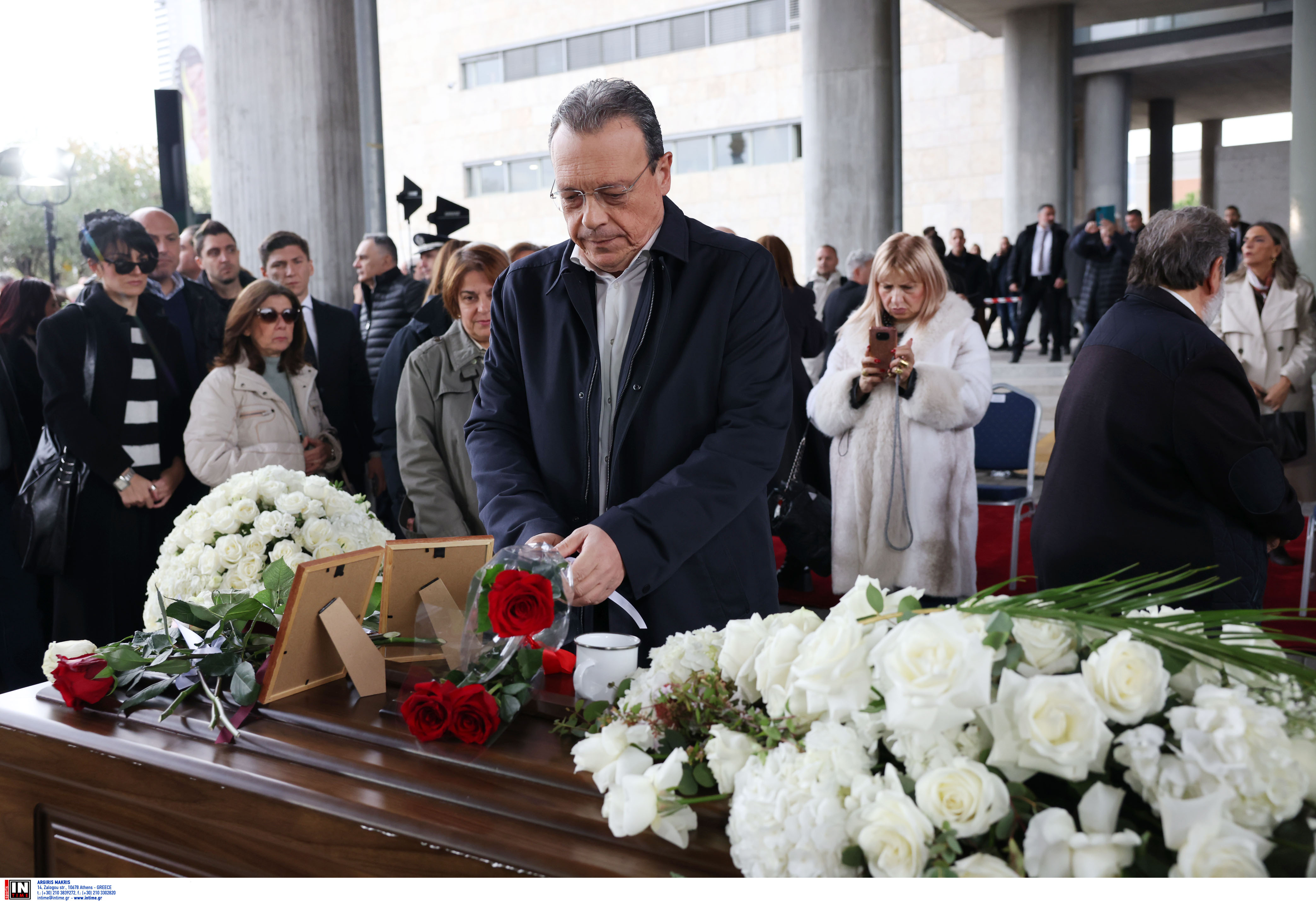 Γιάννης Μπουτάρης: Πλήθος κόσμου στην πολιτική κηδεία για το «αντίο»-4