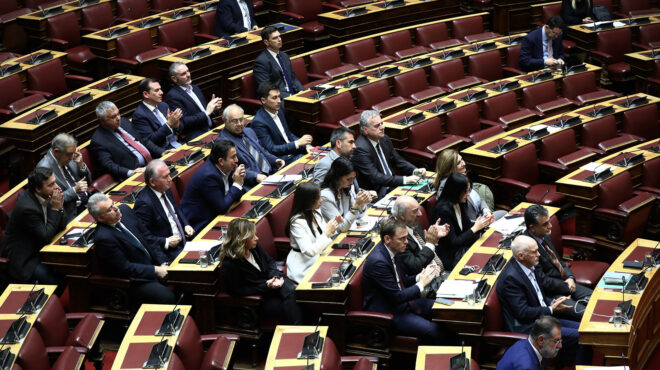 πασοκ-aπό-τις-13-έδρες-το-2015-στην-ολική-επαν-563320852