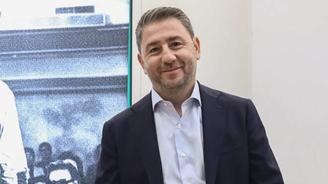 το-κκε-στρέφει-τα-πυρά-του-στο-πασοκ-563327548