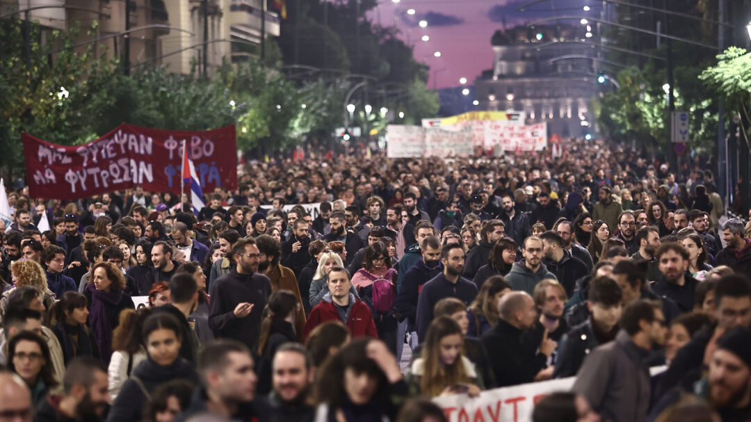 πολυτεχνείο-μαζική-συμμετοχή-στην-πο-563328544