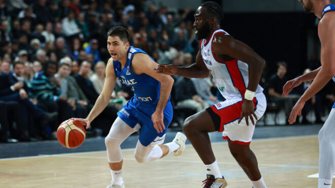 ανώμαλη-προσγείωση-για-την-εθνική-στη-563334202