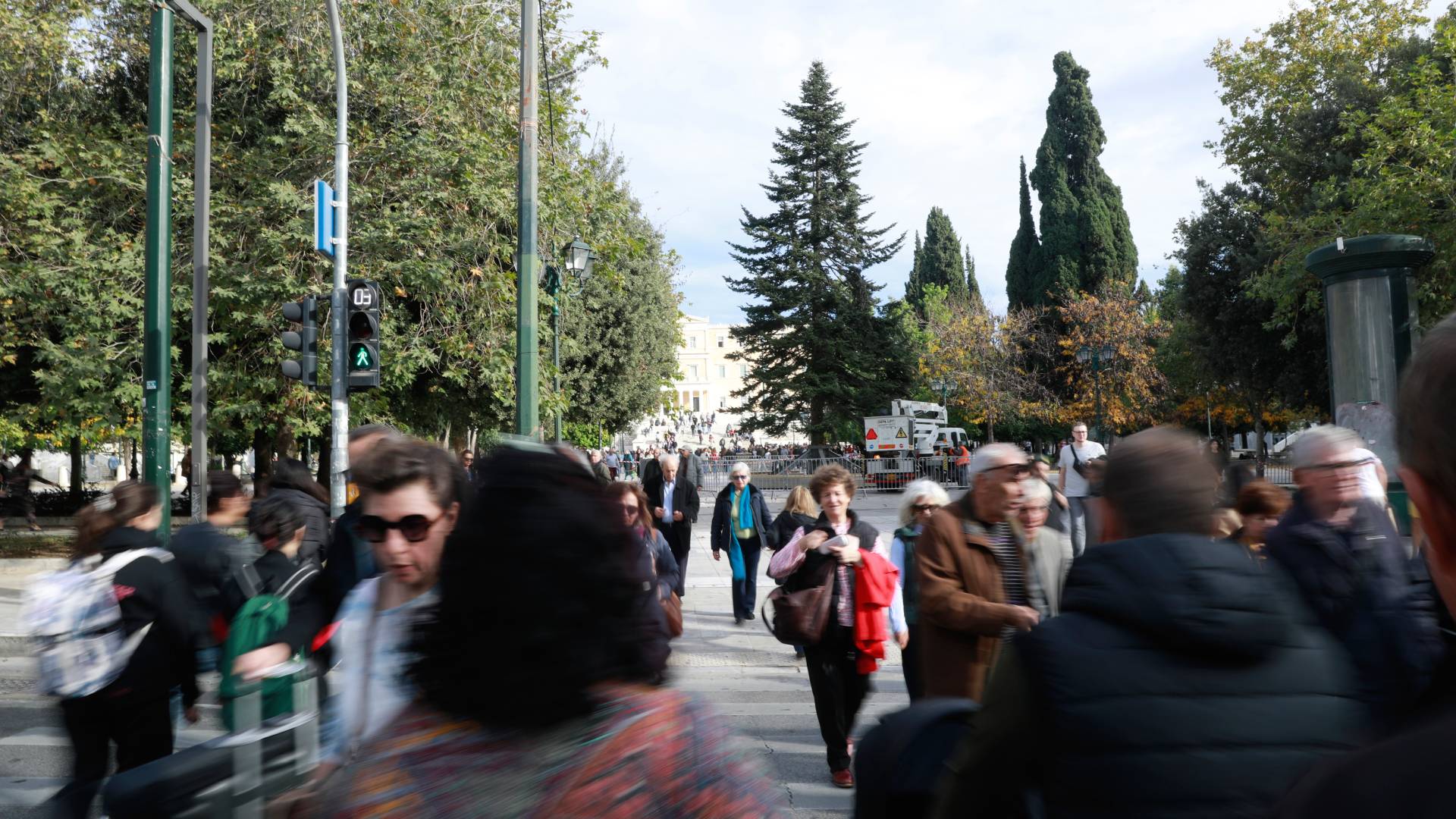 Σύνταγμα: Την Πέμπτη η φωταγώγηση του χριστουγεννιάτικου δέντρου-2