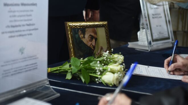 το-τελευταίο-αντίο-στον-μανούσο-μανου-563337994