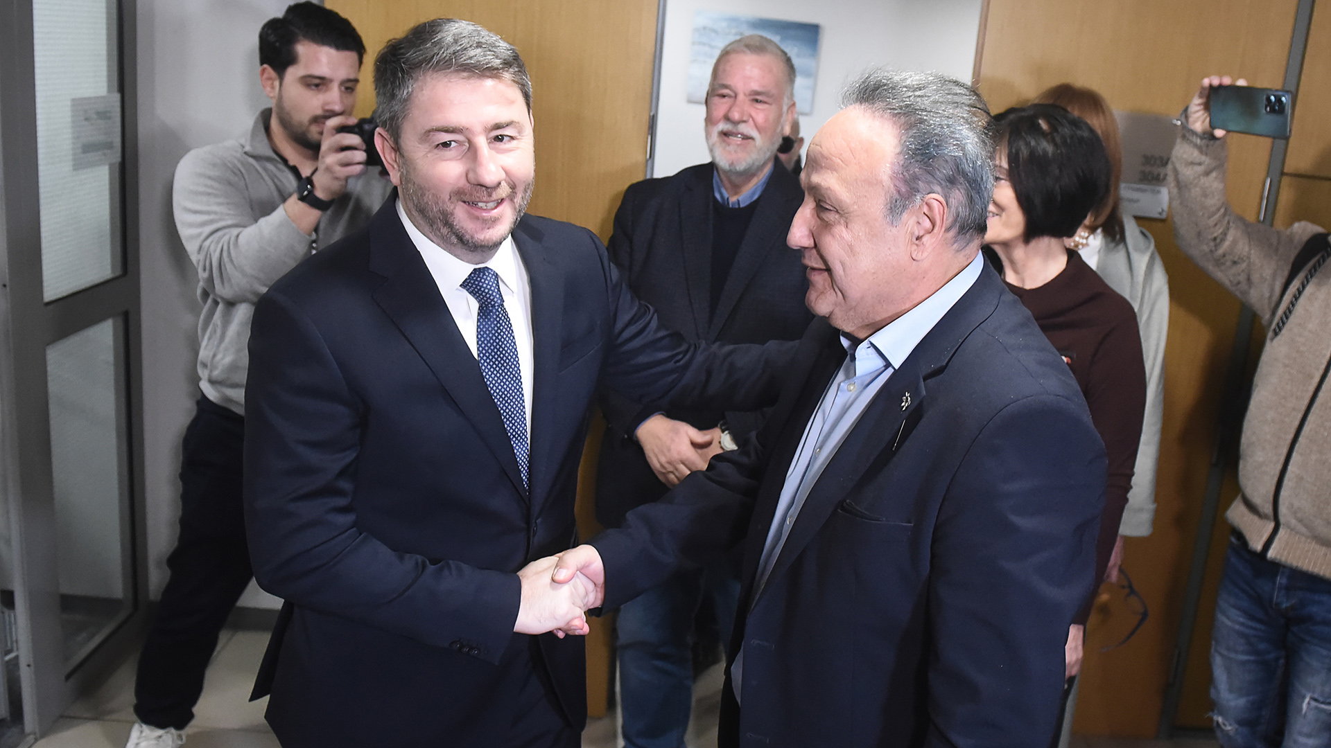 Απάντηση Ανδρουλάκη σε Μητσοτάκη: Ποιος λαΐκιζε όταν η χώρα ήταν στα όρια της χρεοκοπίας;-1