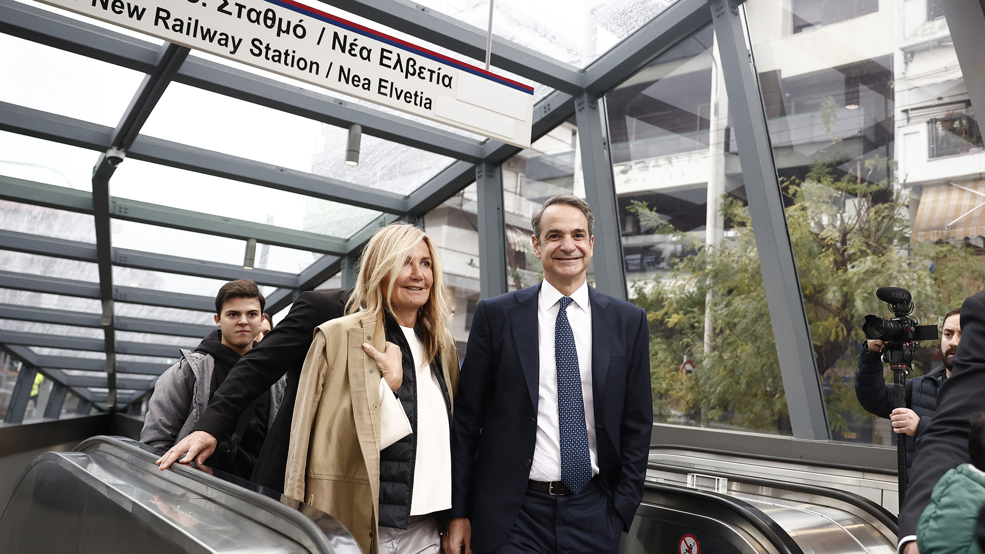 Μετρό Θεσσαλονίκης: Μητσοτάκης και Σακελλαροπούλου στο πρώτο δρομολόγιο [φωτογραφίες]-2