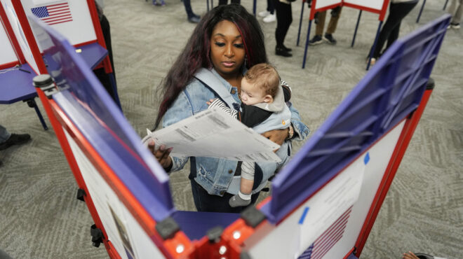 ψαρεύοντας-στα-θολά-νερά-της-εργατι-563303482