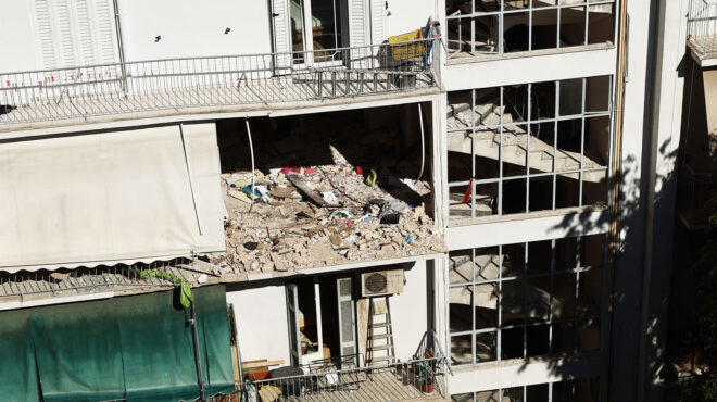 αμπελόκηποι-μετέωροι-μετά-την-έκρηξη-563308744