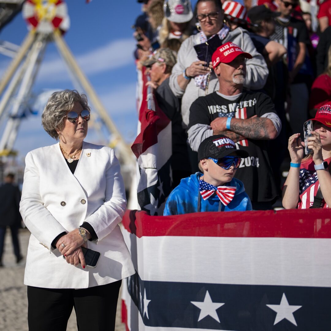 Τα πρόσωπα της αυλής-1