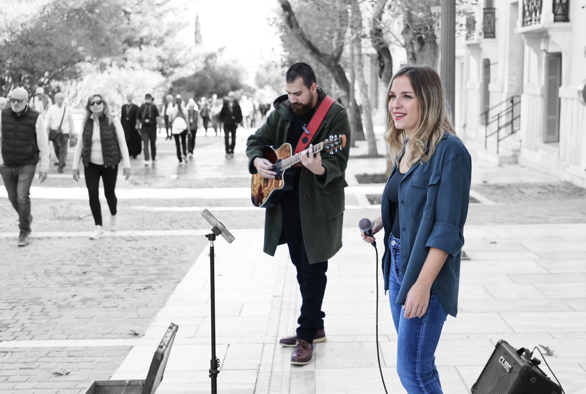 “Πιστεύαμε ότι θα μας θεωρούν ζητιάνους” – Οι ιστορίες των μουσικών του δρόμου-2