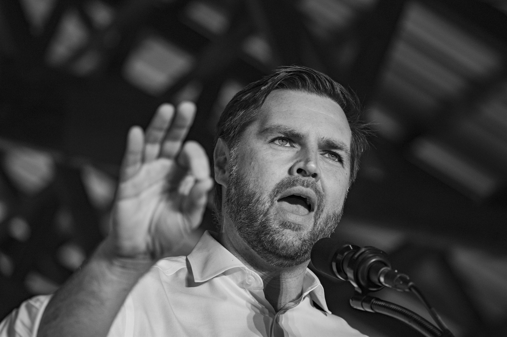 Τα πρόσωπα της αυλής-7