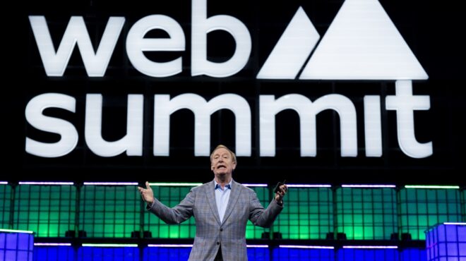 η-κίνα-πλησιάζει-τη-δύση-στη-μάχη-της-τε-563322514