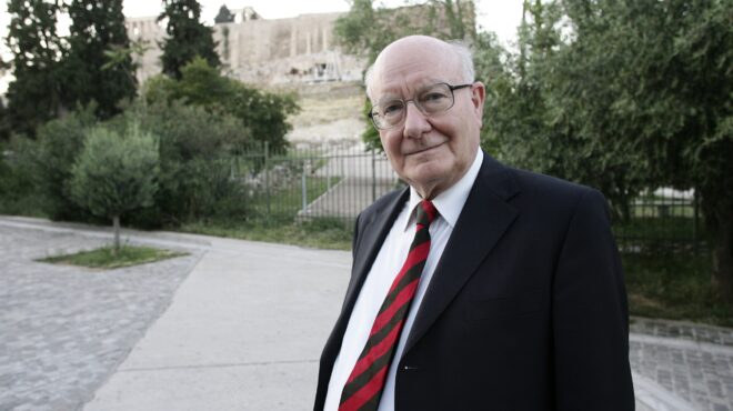 λόρδος-κόλιν-ρένφριου-1937-2024-ο-πατέρας-της-563340115