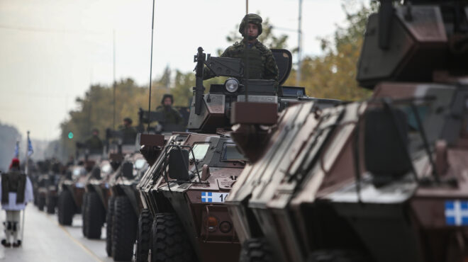 ενοπλες-δυνάμεις-ο-ελέφαντας-στο-δωμ-563342746