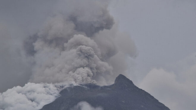 εκρηξη-ηφαιστείου-στην-ινδονησία-τέ-563304496