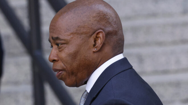 ηπα-στις-21-απριλίου-η-δίκη-του-δημάρχου-563302438