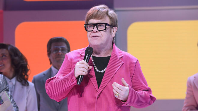 ελτον-τζον-δεν-μπορώ-να-δω-τίποτα-δεν-563339701