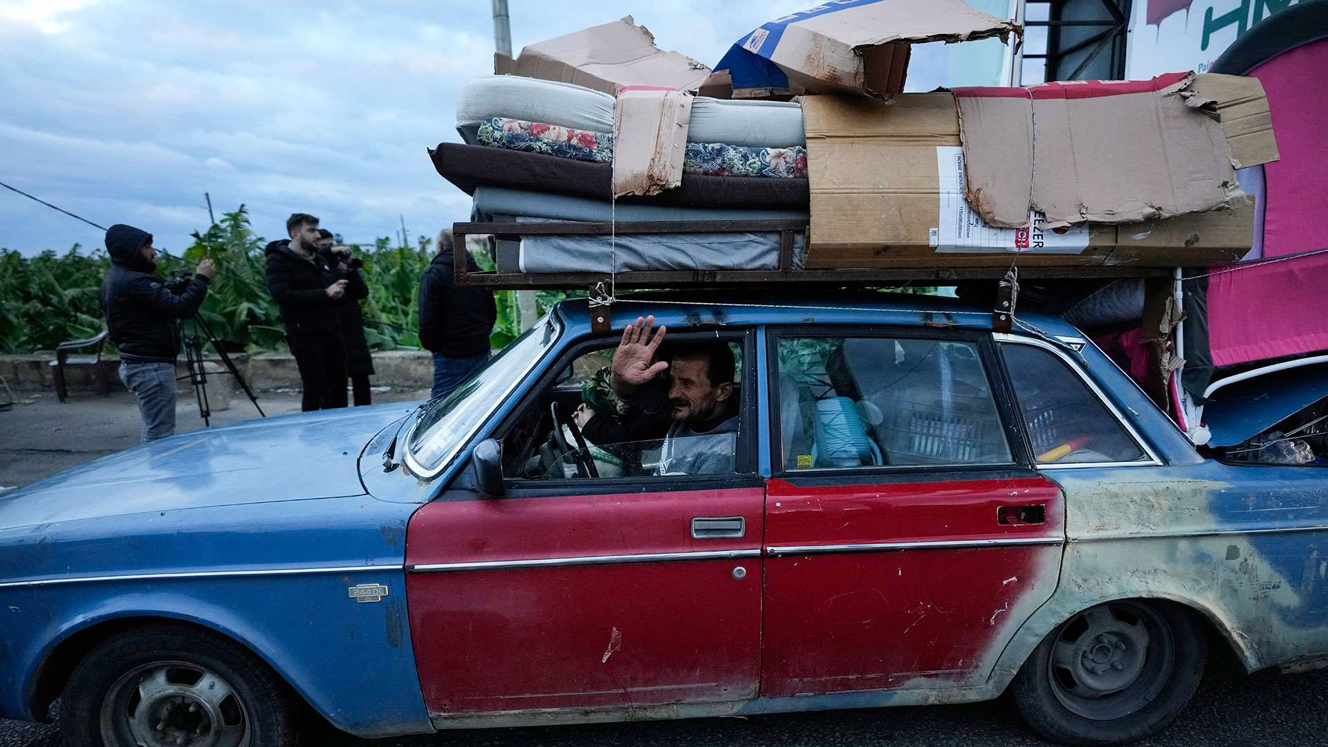 Λίβανος: «Από τα ρημαγμένα μας σπίτια, στέλνουμε τους χαιρετισμούς μας»-1