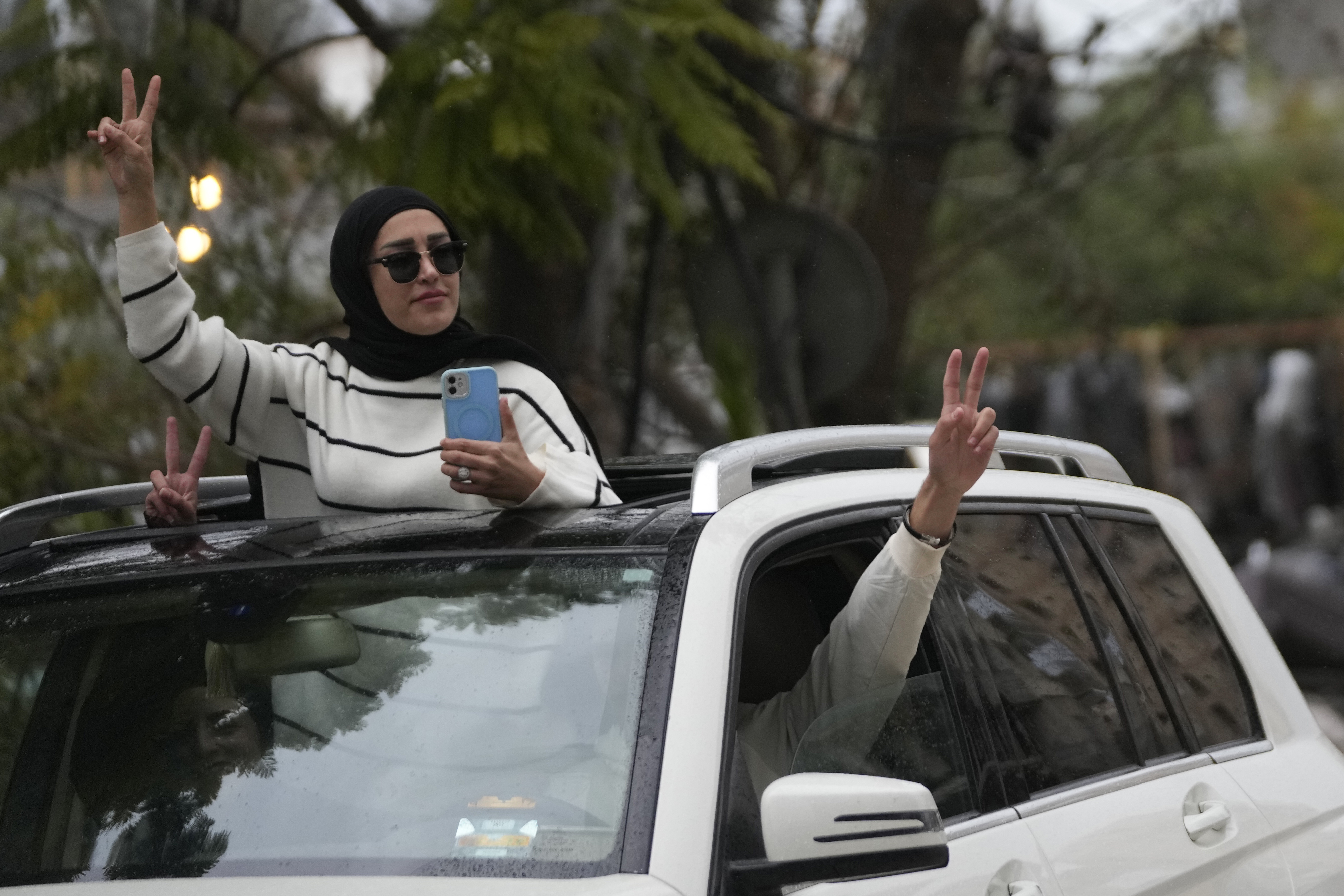 Οι εικόνες της εκεχειρίας στον Λίβανο – Χιλιάδες άμαχοι επιστρέφουν στον ερειπωμένο Νότο-8