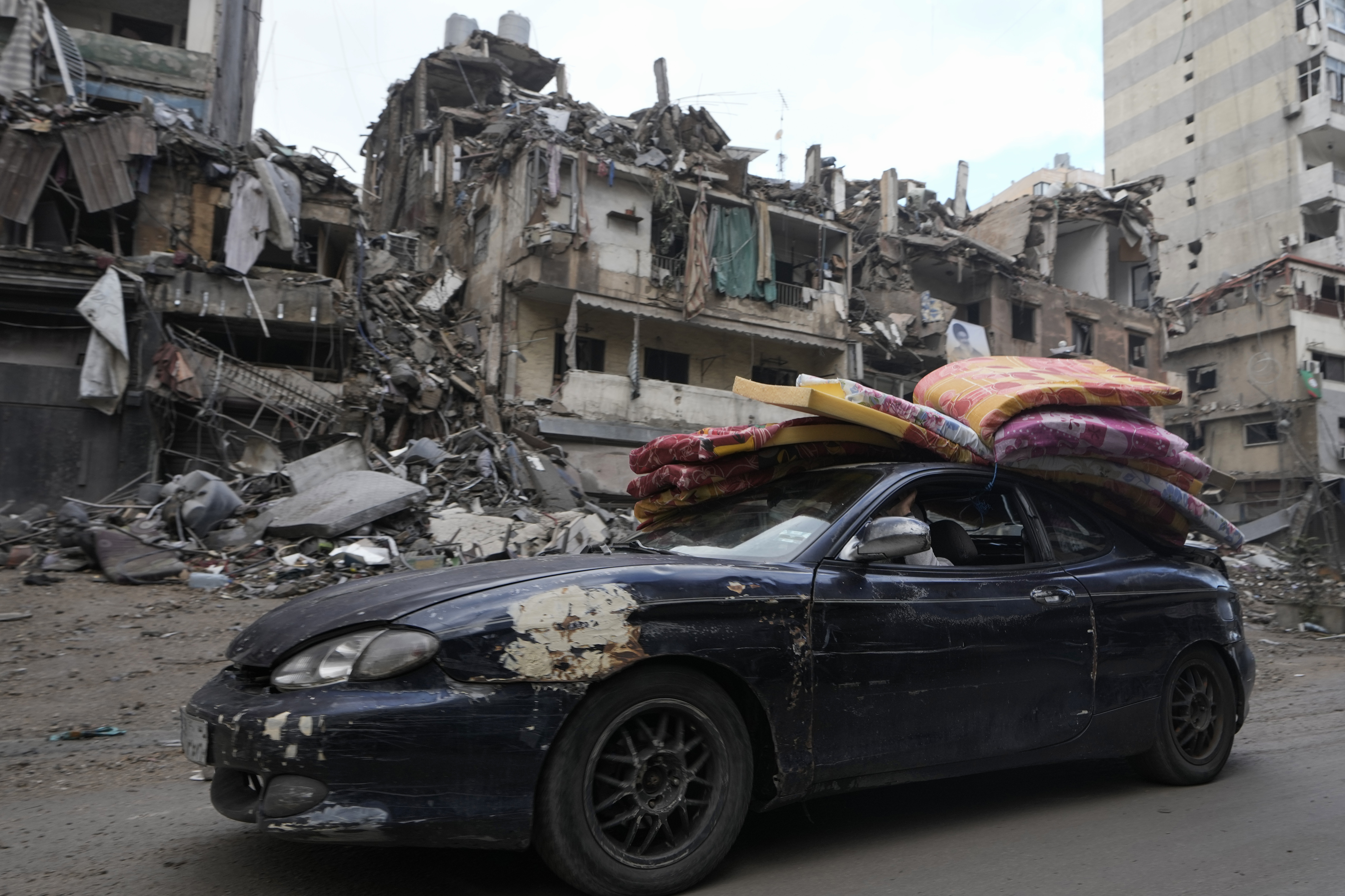 Οι εικόνες της εκεχειρίας στον Λίβανο – Χιλιάδες άμαχοι επιστρέφουν στον ερειπωμένο Νότο-11