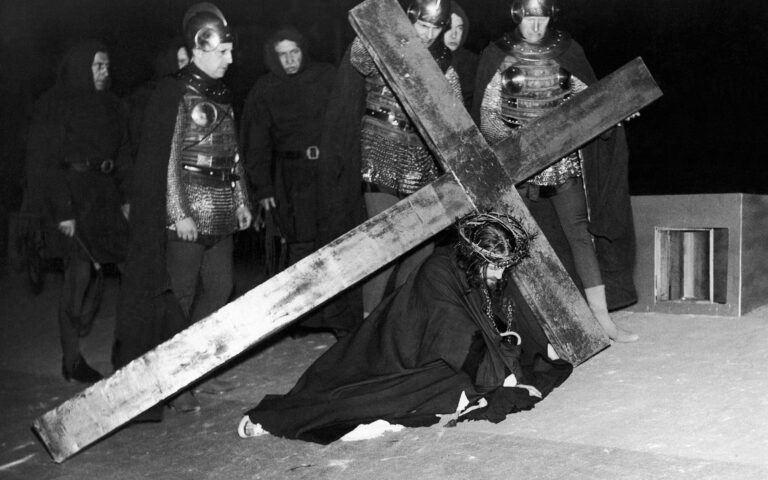 Ηχησαν οι καμπάνες της Νοτρ Νταμ-4