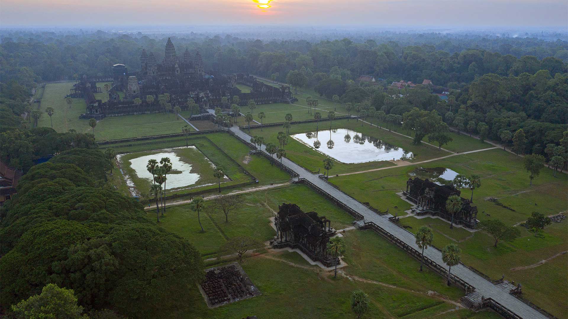 Στην Καμπότζη για τα παιχνίδια των αντιθέσεων-4