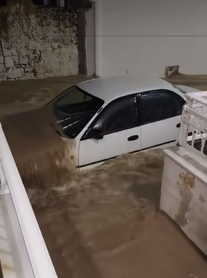Κακοκαιρία Bora: Ηχησε το 112 στην Ιαλυσό Ρόδου λόγω πλημμυρικών φαινομένων-1
