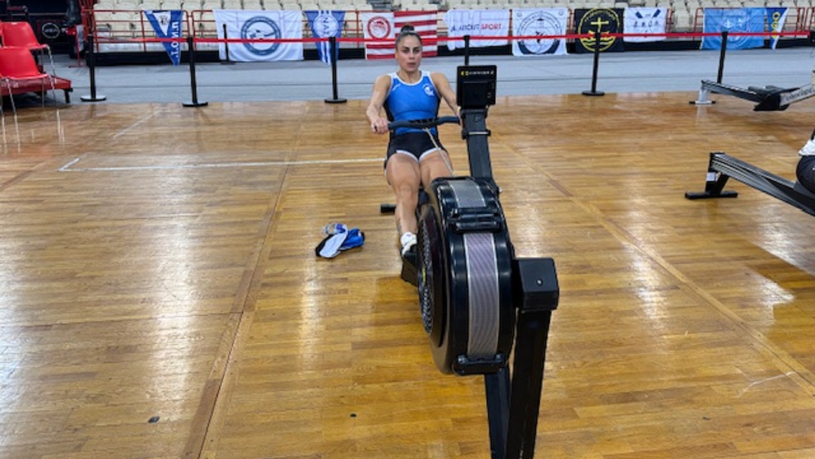 «Τράβηξαν» κουπί στο στάδιο «Ειρήνης και Φιλίας»-4