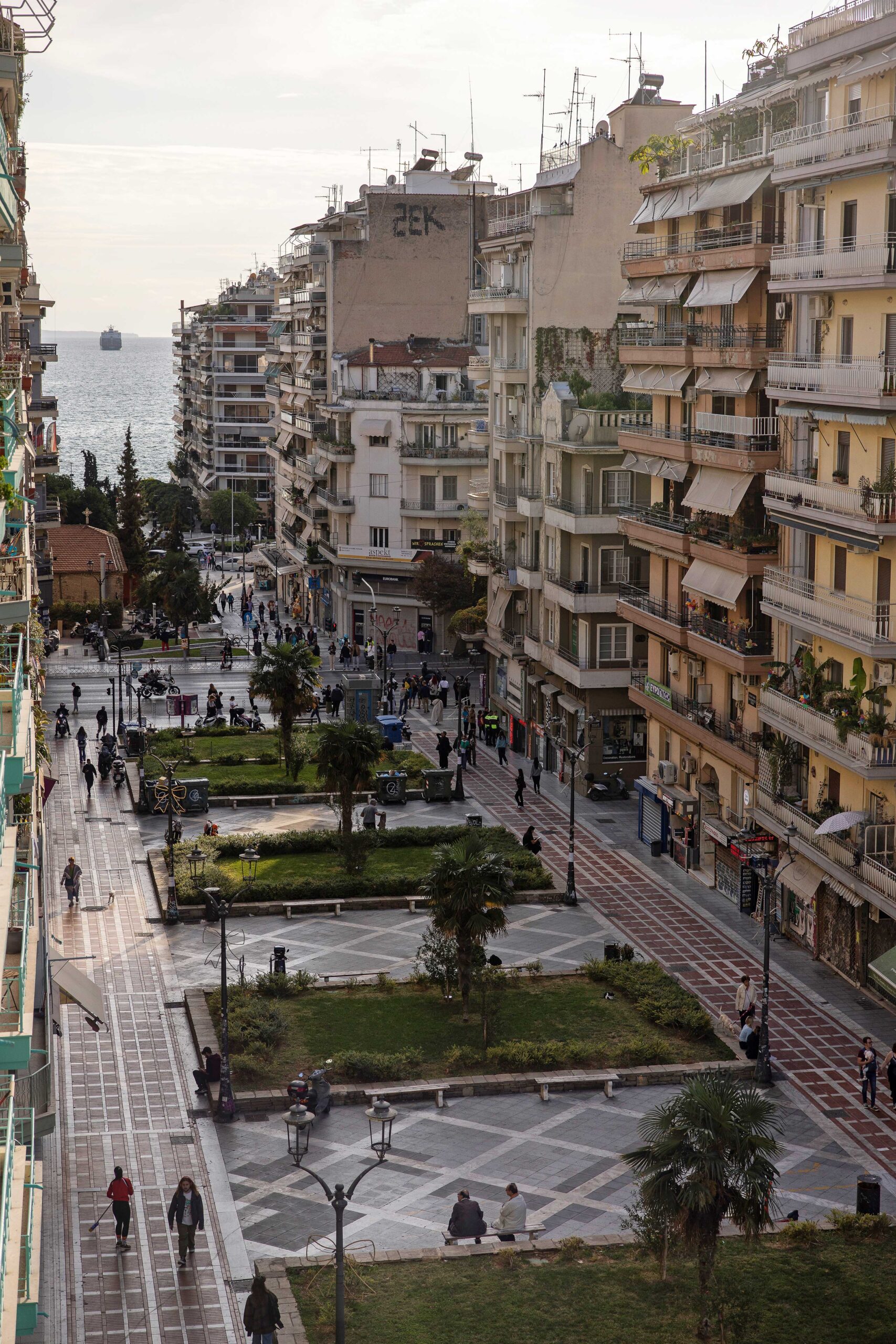στη-θεσσαλονίκη-για-τουρισμό-με-το-μετ-563350654