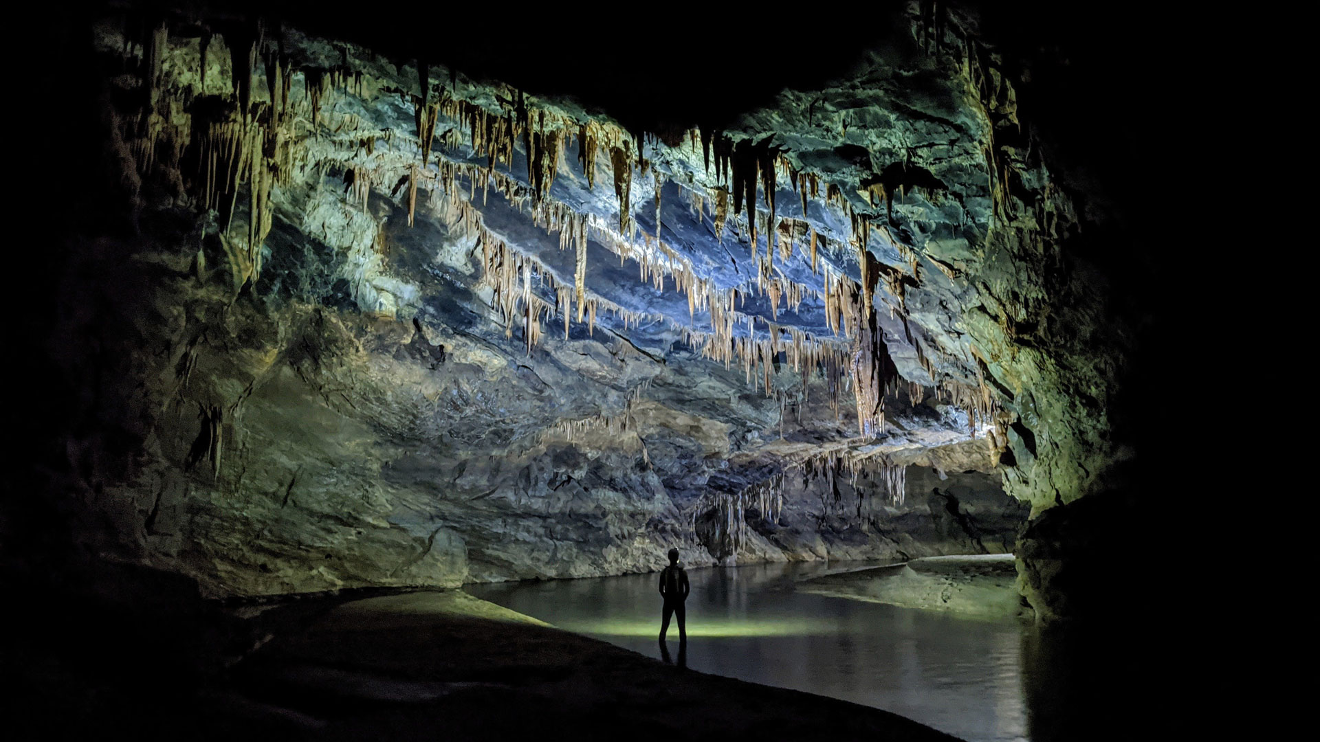 αυτοψία-στα-έγκατα-της-λειψυδρίας-563347897