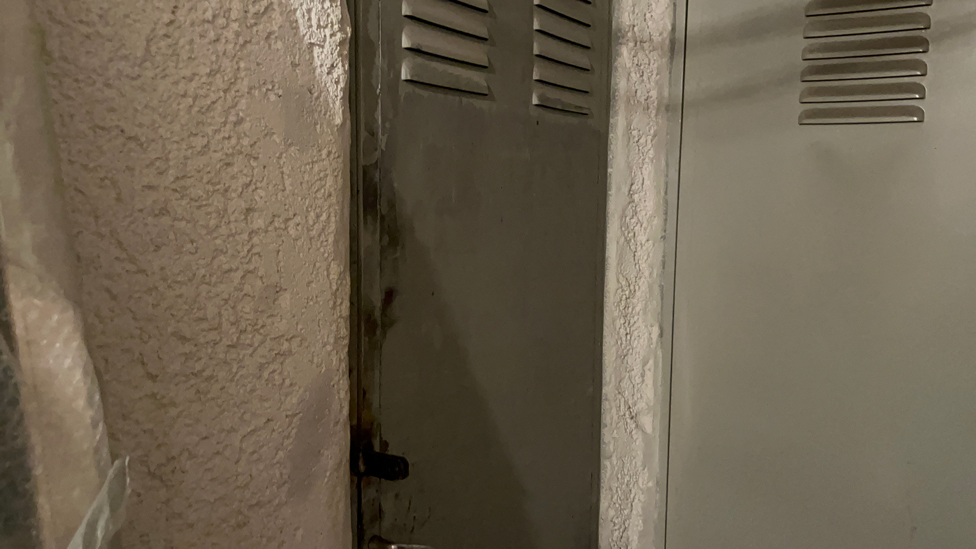 Παγκράτι: Τι βρήκε η ΕΛ.ΑΣ. στην αποθήκη – γιάφκα-1