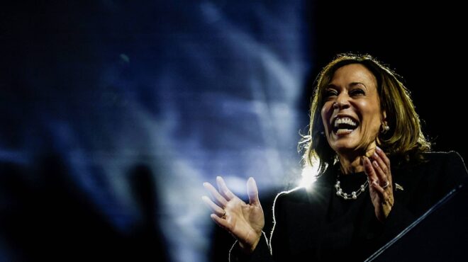 ο-economist-βλέπει-προβάδισμα-της-χάρις-πι-563307598